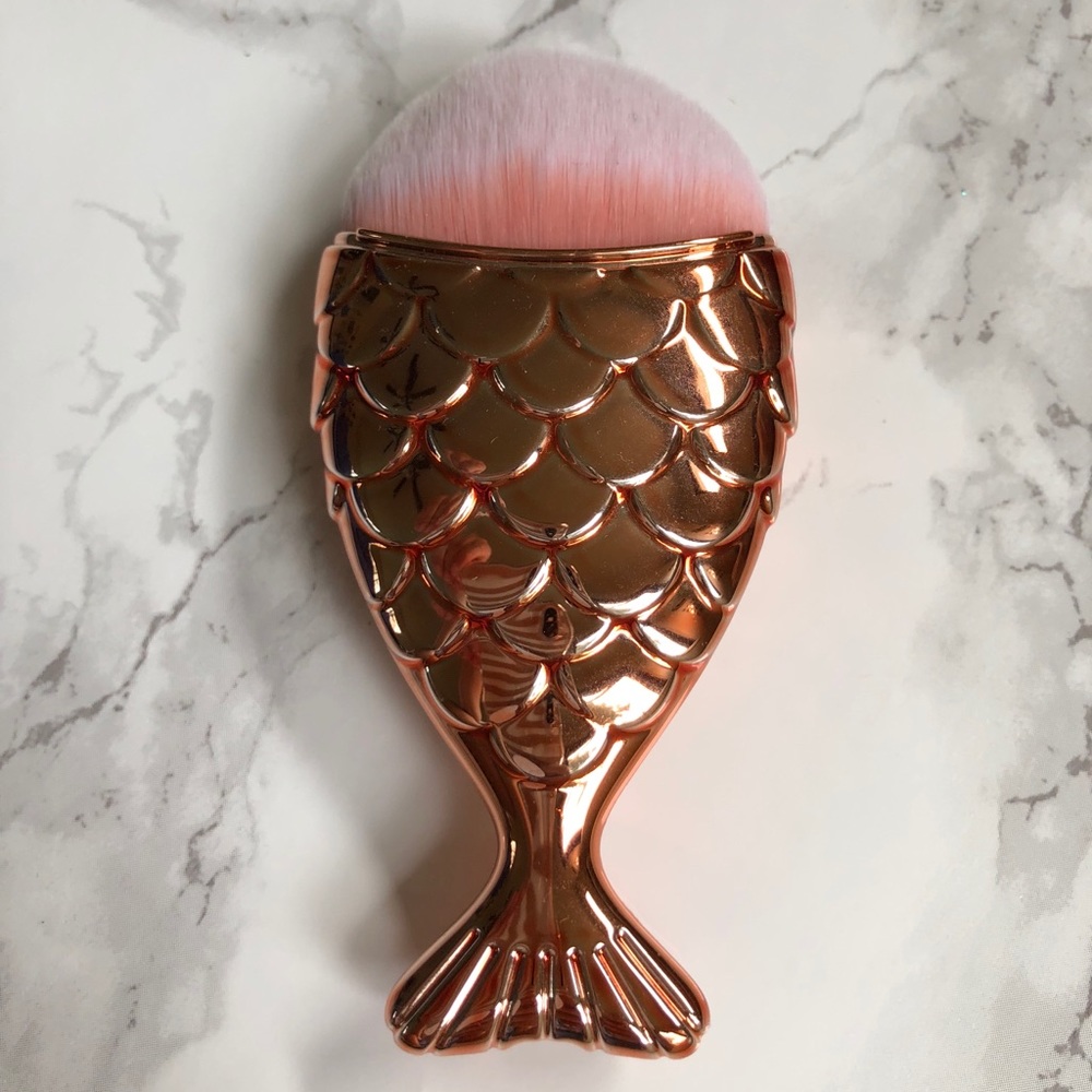 Mermaid Tail Brush 🧜‍♀️